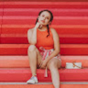 Meet your Posher, Leslie